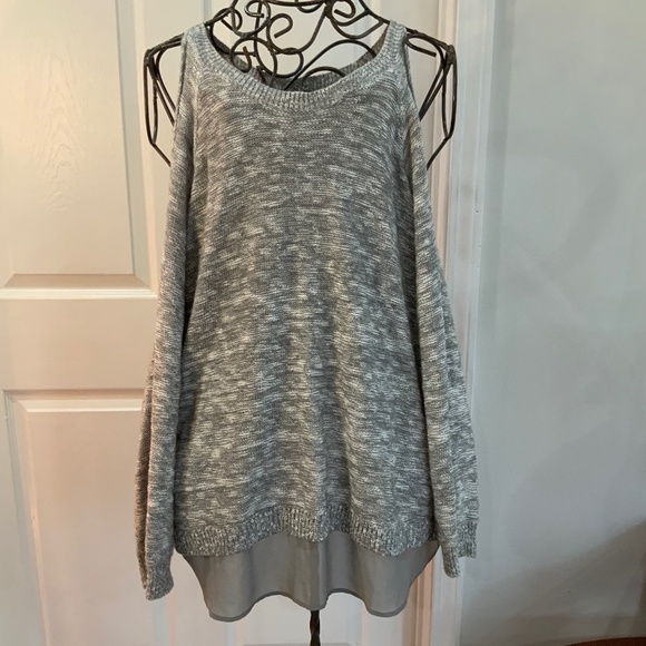 TORRID COLD SHOULDER SWEATER PLUS SIZE 2 - Picture 1 of 11